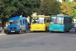 Микроавтобусы понемногу исчезают с маршрутов, уступая место автобусам большого класса