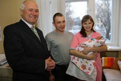 Татьяна Волобуева в первый день нового года родила мальчика. Счастливые супруги назвали малыша Денисом