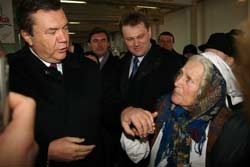 Янукович на рынке