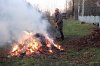 Кременчужан предупреждают о недопустимости сжигания опавших листьев