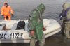 На Днепре с рыболовецкого судна, севшего на мель, спасли 5 рыбаков (фото, видео)