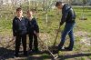 Кременчугские правоохранители посадили для детей деревья