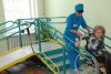 В Кременчуге для инвалидов-колясочников открыли подъёмную площадку
