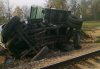 В Полтавской области поезд протаранил грузовик на железнодорожном переезде (фото)