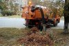 КАТП-1628 в рамках двухмесячника чистоты убирает опавшие листья