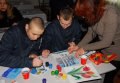 К празднику весны в Кременчугской воспитательной колонии провели мастер-класс по рисованию цветов