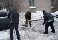 Городская власть просит горожан помочь коммунальщикам в борьбе со снежной стихией